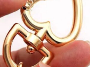 Fermoir connecteur mousqueton pivotant forme cœur métal doré – Image 2