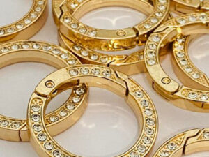 Mousqueton rond dore strass 25 mm – Image 4