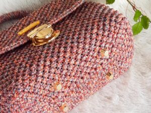 SAC EN MACRAME "QUINA" DEGRADE ROSE 22X15X8CM – Image 3